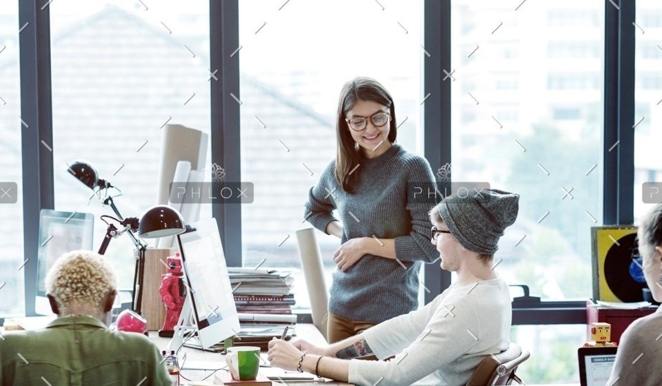 demo-attachment-145-teamwork-discussion-meeting-brainstorming-start-PUVTFTU